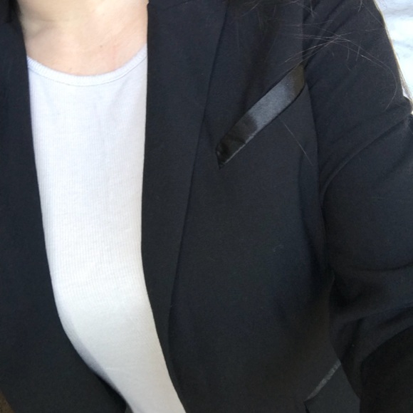 Black Single Button Blazer - Picture 6 of 8